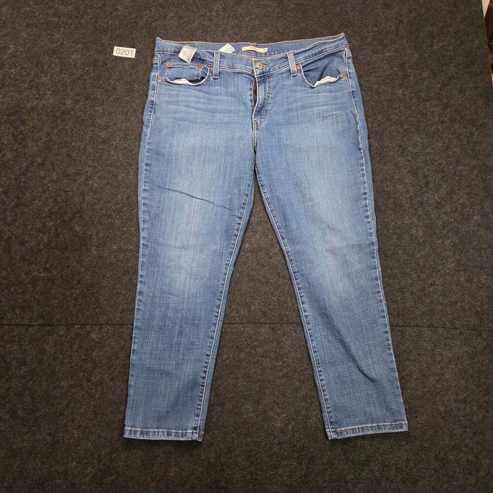 Levi's Women's Boyfriend Light Wash Cropped Jeans Size W33 L27